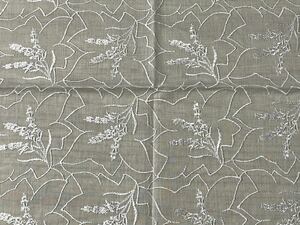 〈セール〉綿 ひざ掛け ラベンダー パターン刺繍 約63×63cm 昭和レトロ デッドストック ビンテージ 白 ホワイト花柄