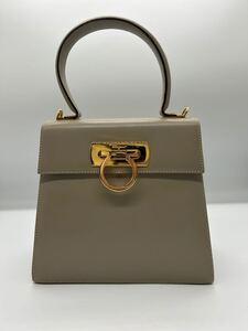 1円 ■美品■ レアカラー Salvatore Ferragamo フェラガモ ガンチーニ レザー 2WAY ハンドバッグ ショルダー レディース グレージュ系 