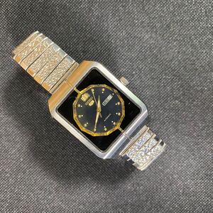 ★ SEIKO 5 ファイブ 自動巻 デイデイト 4206-5700 黒文字盤 シルバーカラー アンティーク 希少 レア【動作品】