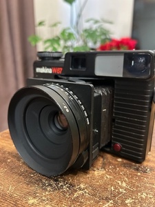 人気のW67 プラウベル マキナ W67 シャッター好調 中判カメラ フード付き PLAUBEL MAKINA