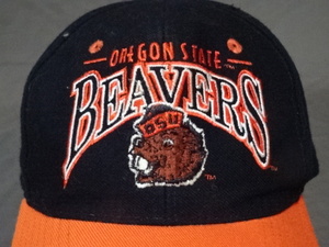 激レア USA購入 ビンテージもの USカレッジ オレゴン州立大学ビーバーズ【OREGON STATE BEAVERS】ロゴ刺繍入り キャップ 中古品