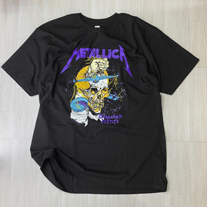 ロサンゼルス発 【XL】 Metallica メタリカ Damaged Justice スカル 半袖 ヘビーウェイト Tシャツ 黒 バンドT ヘヴィメタルバンド USA規格