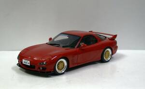 【ソリド】1/18 マツダ RX-7 FD3S 1994年 レッド (商品№ S1810602)ダイキャスト製のミニカー