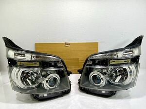 ★迅速★トヨタヴォクシー ZRR70 ZRR75 キラメキ 前期　HIDヘッドライト 左右セット キセノン 打刻V8 KOITO 28-203 HVHR-635 A1489