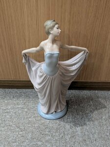 【RG2456】【1円～】LLADRO リヤドロ 踊る少女 陶磁器 置物 インテリア オブジェ 女性 バレリーナ バレエ 西洋陶磁 高さ約30cm