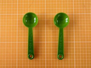 【在庫数2】メジャースプーン 小さじ1/3 （約2ml / 2cc） 計量スプーン プラスチック製 樹脂製 グリーン 緑 8cm