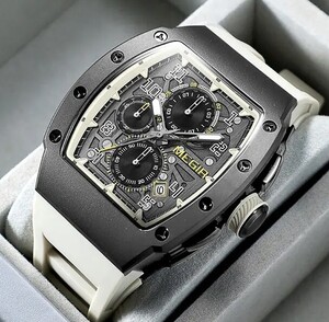 新品未使用★海外モデル★MEGlAメンズ腕時計 クロノグラフ白 リシャールミル フランクミュラーFRANCKMULLER ディーゼル adidasファンに人気