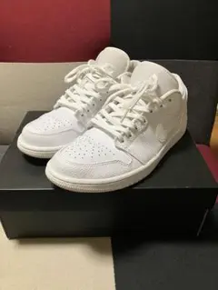 NIKE AIR JORDAN1 LOW トリプルホワイト