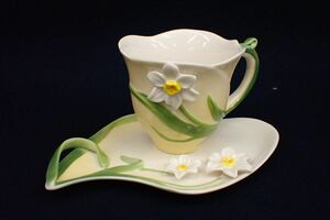 ▲洋食器35 PRODUCE by Meissen マイセン Magnificence Flower 華麗なる花コレクション カップ&ソーサー▲スイセン/茶器/消費税0円