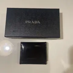 PRADA ブラウンレザー 三つ折り財布 男女問わず