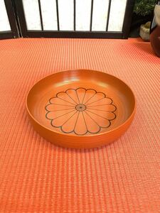 【伝統工芸品】山中漆器　木製丸盆　菊御紋　共箱付　新品未使用蔵出品