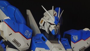 MG 1/100 機動戦士ガンダム 逆襲のシャア ベルトーチカ・チルドレン Hi-νガンダム 全塗装完成品 ガンプラ 正規品 同梱歓迎