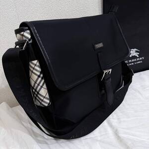 美品 レア BURBERRY BLACK LABEL バーバリーブラックレーベル 中型ショルダーバッグ メッセンジャーバッグ ノバチェック 黒白ボルドー#2947