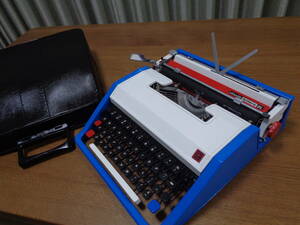 完動品　olivetti Lettera DL　オリベッティタイプライター　フランス　トリコロール調にカスタムカラー