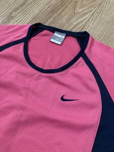 NIKEナイキ　ランニング半袖Tシャツ　トレーニングウェア　ピンク