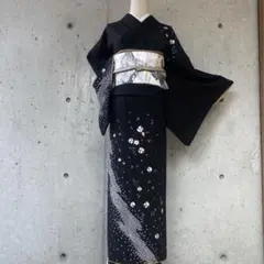 正絹　上質な訪問着　絞り　刺繍　星、ハート柄　黒　袷