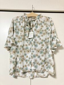 UNIQLO　ユニクロ　ポールアンドジョー　花柄ブラウス