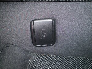 BMW MINI R56 リアシート用チャイルドシートロックカバー 右側 本州送料無料（地域外別途送料）