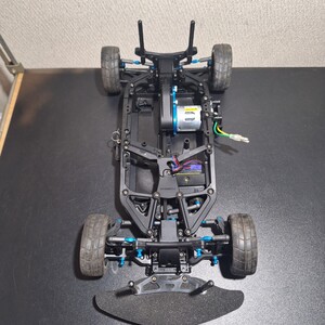 美品　タミヤ　1/10 TA07 PRO シャーシ、サーボ、モーター付き、TAMIYA RC 