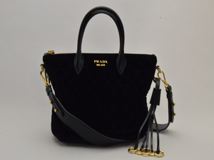 プラダ PRADA 2WAY ハンドバッグ/ショルダー キルティング ベルベット 1BA073 VELLUTO IMPUNTU NERO GOLD レディース su_p e_u F-YA599