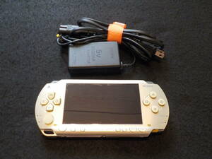 ★ソニー★PSP1000★シャンパンゴールド★2Gメモリカード★ソフト3本★将棋★脳トレ★カズオ★動作確認★