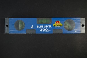 未使用品 シンワ測定 BLUE LEVEL 300mm マグネット付 76379