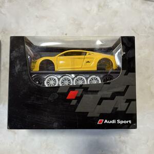 ▲2-4▲Audi Sport ミニカー　modell 1:24 イエロー