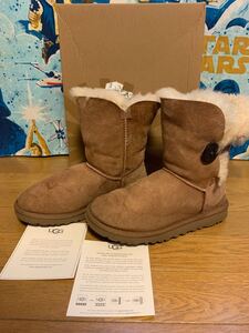 UGG（アグ）スノーブーツ　W BAILEY BUTTON ベージュ　US6（23.0センチ）