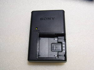 【美品】【即決】 SONY ソニー 【純正品】 バッテリー 充電器 BC-CSD NP-FT1 NP-BD1 NP-FD1 NP-FR1 NP-FE1　動作品 1.