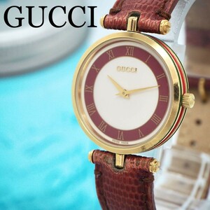 74 GUCCI グッチ時計　メンズ腕時計　シェリーライン　レッド　サイドライン