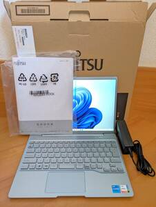 【新品同様】富士通 FMV LIFEBOOK CH75/G3 FMVC75G3L Core i5-1240P/メモリ 8GB/SSD 256GB/13.3型 光沢/Win11/office/筆ぐるめ 23年2月製