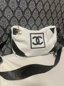 CHANEL　シャネル　バッグ　スポーツ　バッグ　新品　未使用 　ショルダーバッグ