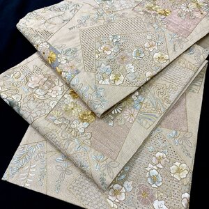 着物月花 三大総刺繍 仙頭刺繍 相良刺繍 蘇州刺繍 金通し 綴れ織 品のある花 袋帯 六通柄 正絹 金糸 ob3473