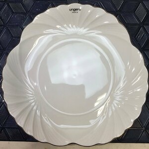 【中古/長期保管品/CSS】ungaro ウンガロ 大皿 変形皿 プレート 金彩 ホワイト 陶器 約26cm×25cm 洋食器　MZ1018