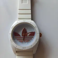 Adidas 腕時計　ホワイト