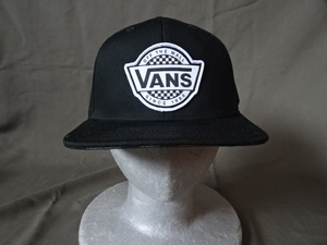 USA購入 人気アメカジ系ボーダーブランド VANS【バンズ】ツバ裏チェッカー柄デザイン ロゴワッペン付キャップ ブラック 新品未使用