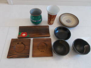 其泉陶器製グラス、湯呑み、椿柄おしぼり置き、木製茶たくなど、食器陶器セット