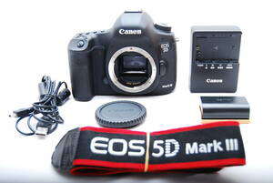 ★美品　Canon キヤノン EOS 5D Mark III ボディ　デジタル一眼レフカメラ★