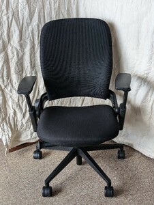 Steelcase Leap スチールケース リープチェア オフィスチェア エルゴノミクス メッシュ 椅子 可動肘 // オカムラ コクヨ ハーマンミラー 