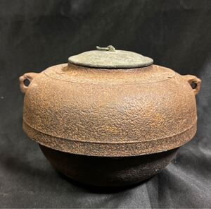 古美術 茶道具 茶釜 金属工芸 釜師 鉄釜 銅蓋 茶の湯 金工