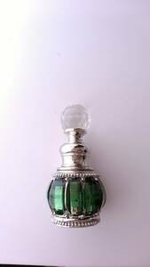 香水瓶　緑