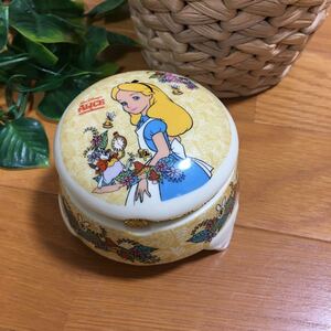 【新品即決】ディズニーストア　不思議の国のアリス小物入れ 陶器製　alice Disneyチシャ猫