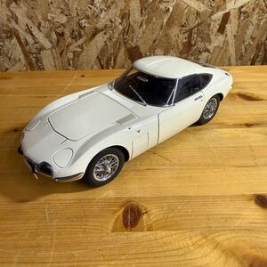 TOYOTA トヨタ 2000GT 1/18 AUTOart ミニカー 車 コレクション オブジェ 中古品