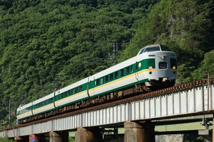 鉄道写真 381系緑やくも