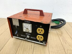 ★中古★マキタ makita 昇圧器(屋内型) A-05979 容量2KVA 入力100V 出力電力115V/125V 漏電遮断器付 トランス 電圧変換 変圧)倉b