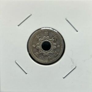 ☆美品☆【5銭ニッケル貨】昭和8年（1933年）大日本 古銭 金鵄、勾玉連環 五銭 L1