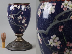 時代金工 七宝焼 七宝 梅蝶文 花瓶 高33cm 花器 花入 細密細工 古美術品[b1217]