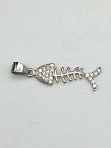 【2004】シルバーアクセサリー　ペンダントトップ 925 魚 129【500101000208】