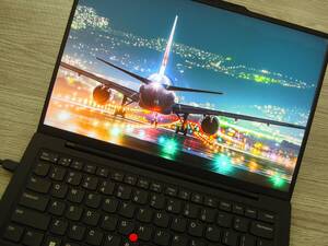 お得 Gen12★ThinkPad X1 Carbon Gen 12 / ほぼ新品近 /メモリ 32GB /タッチパネル/ 512GB/ メーカー保証有 /Lenovo/ ★即納 ★送料無料