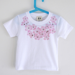子供服 キッズTシャツ 130サイズ ホワイト コサージュ桜柄 Tシャツ ハンドメイド 手描きTシャツ 和柄 春 プレゼント